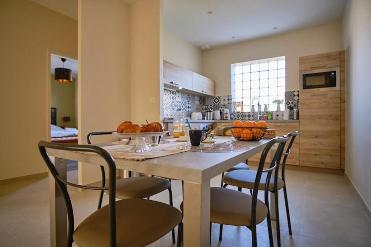 Les Doyennes Bed & Breakfast Brugny-Vaudancourt Exterior foto